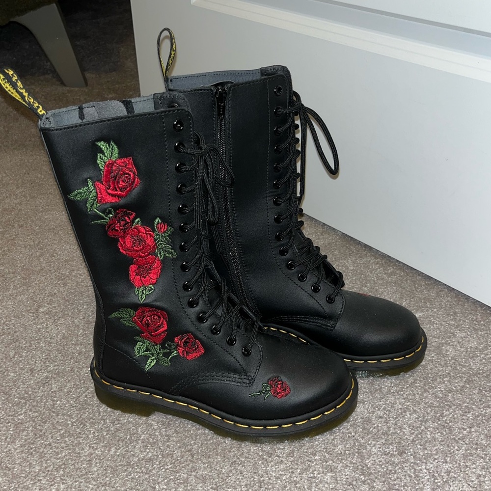 Dr. Martens 1914 Vonda leather mid calf boots